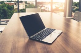 Почему монитор не включается: причины и решения для чёрного экрана 🖥️❌
