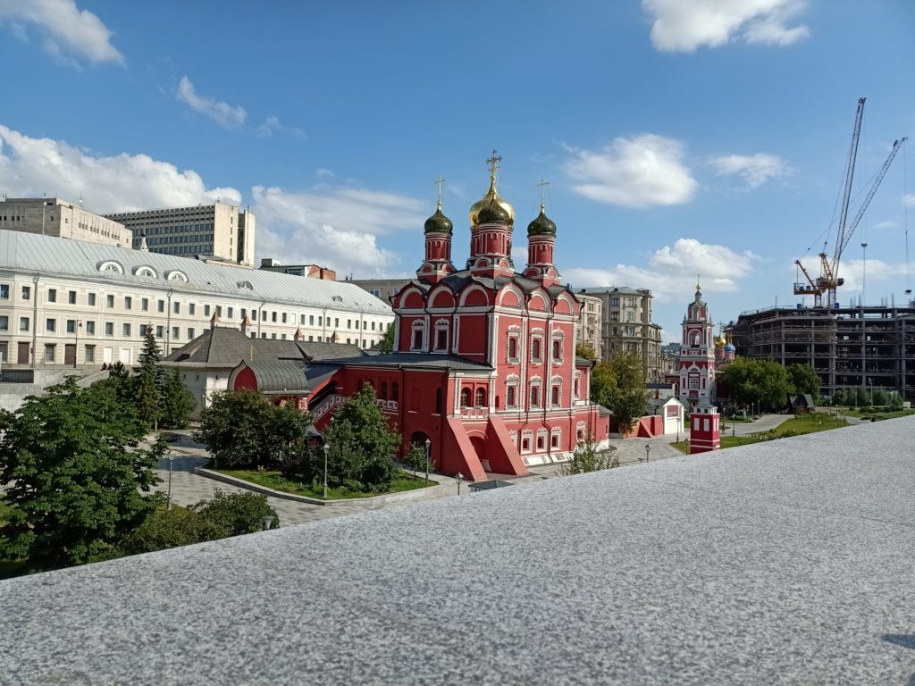 Здание