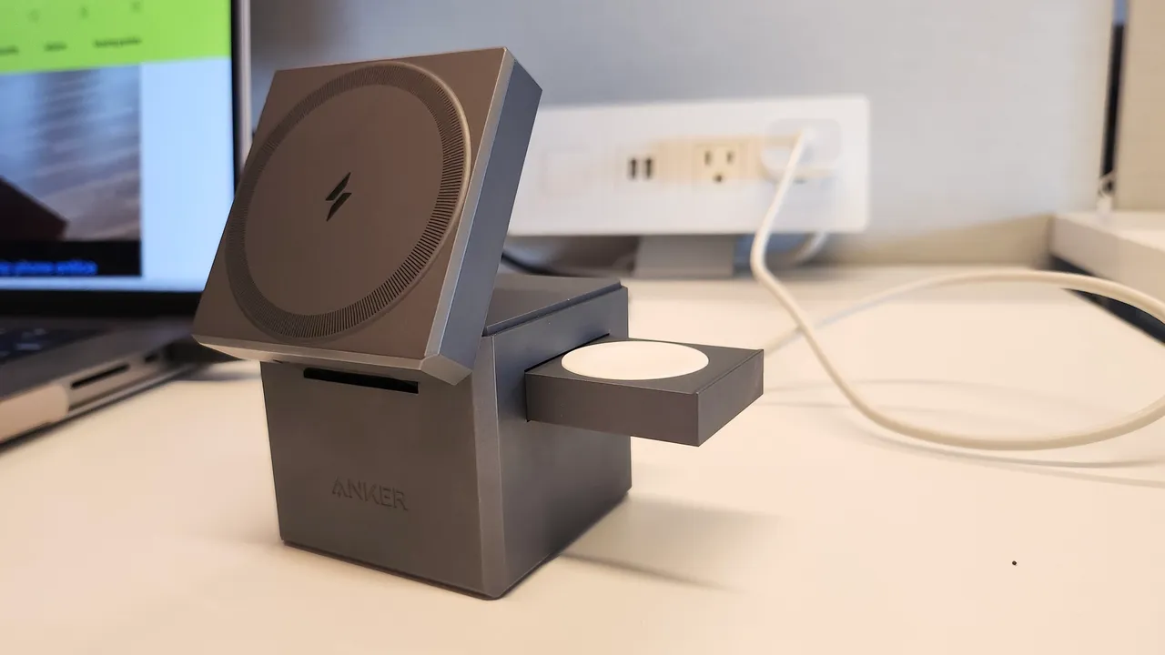 Anker in Cube with MagSafe Charger