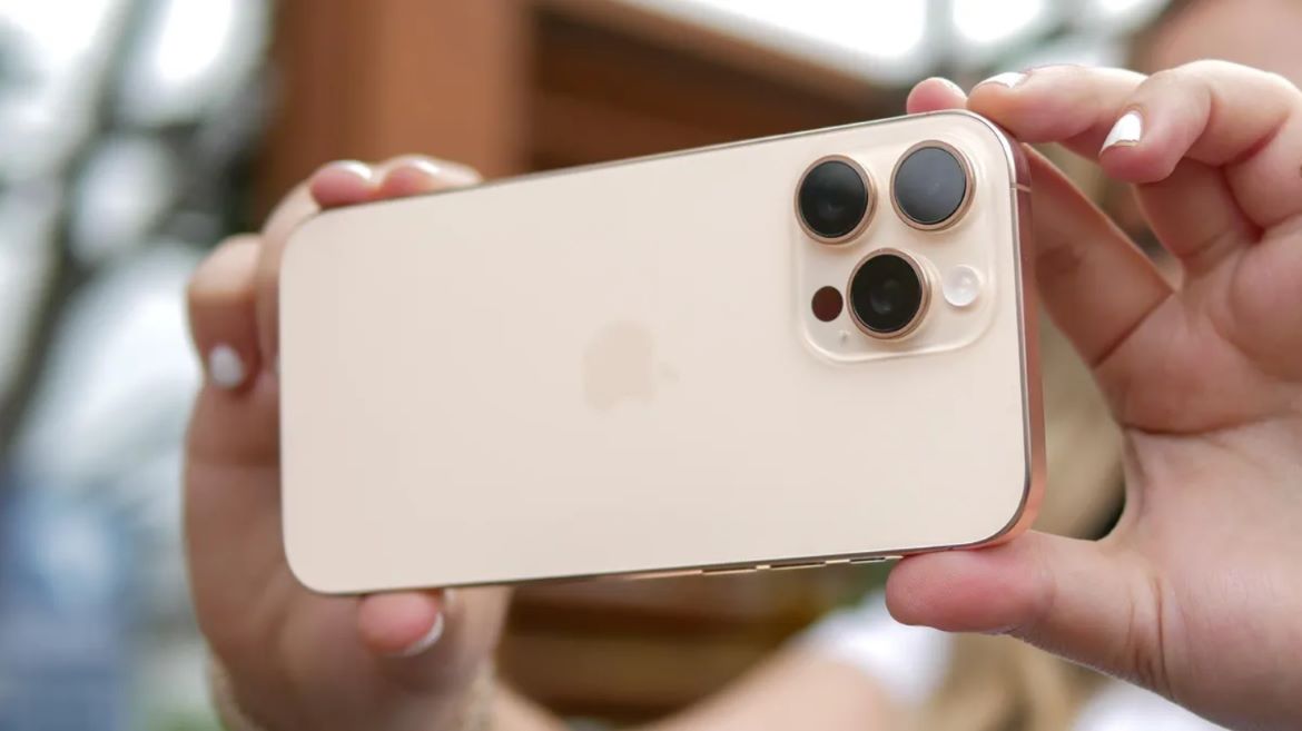 Задние камеры на iPhone Pro Max