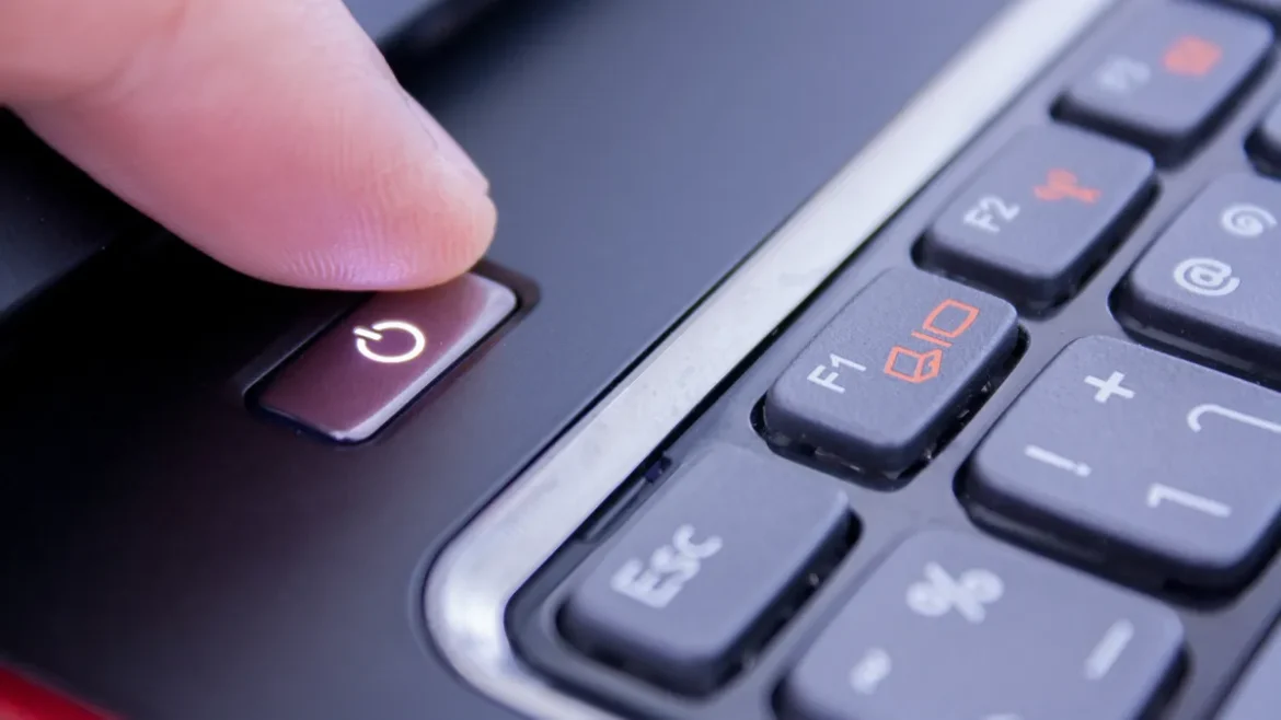 Что делать если ноутбук не включается