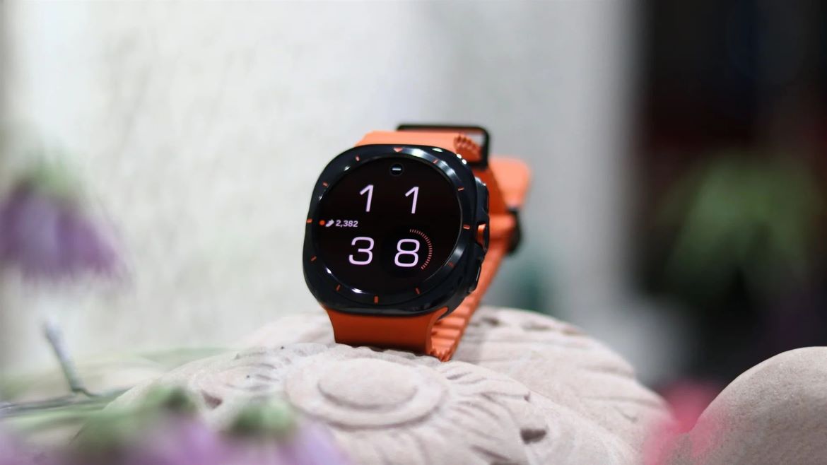 Samsung показывает дизайн Galaxy Watch и Ultra до анонса