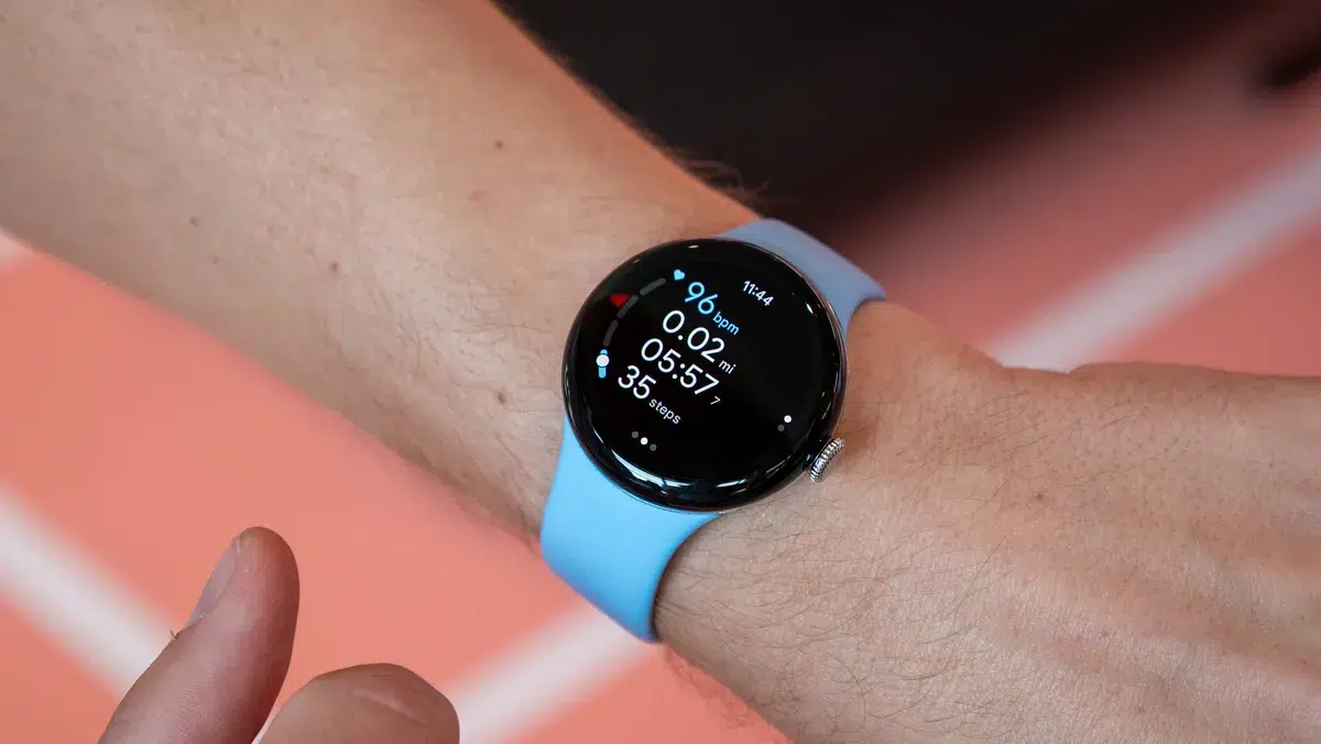 Google сохранила изогнутое покрытие Gorilla Glass на Pixel Watch 