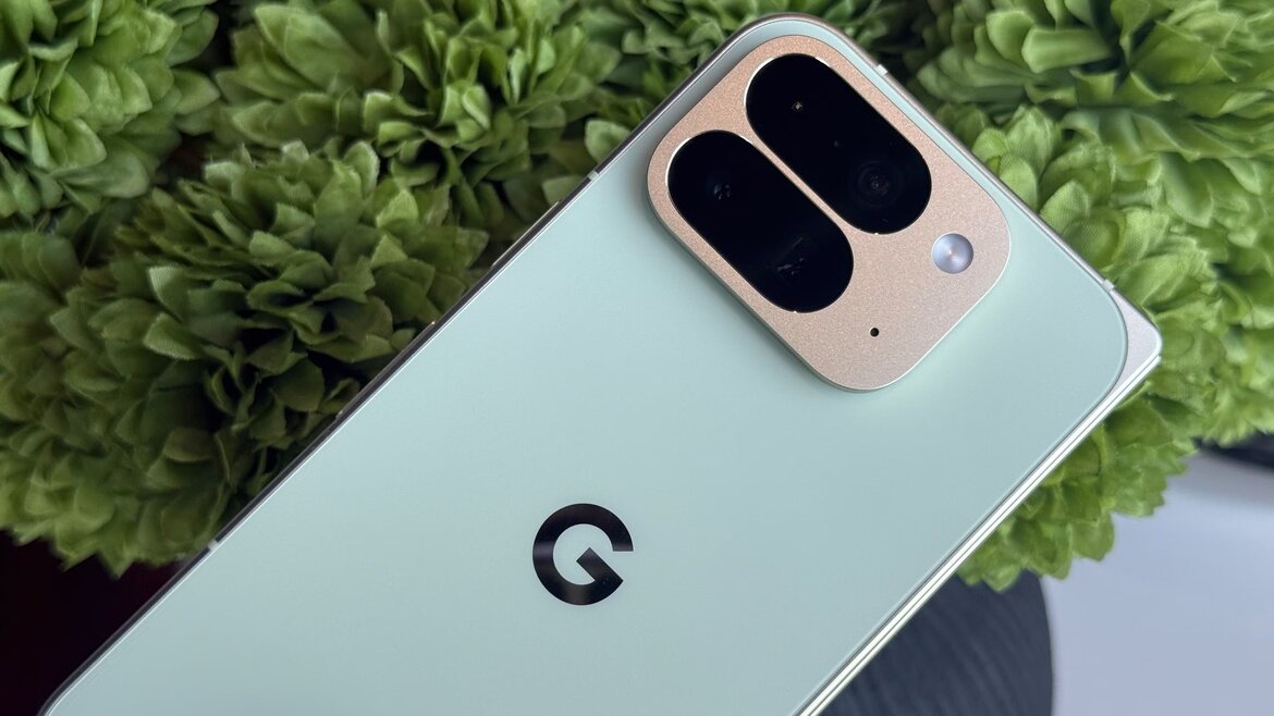 Несмотря на схожий внешний вид Pixel Pro Fold получил несколько значительных улучшений