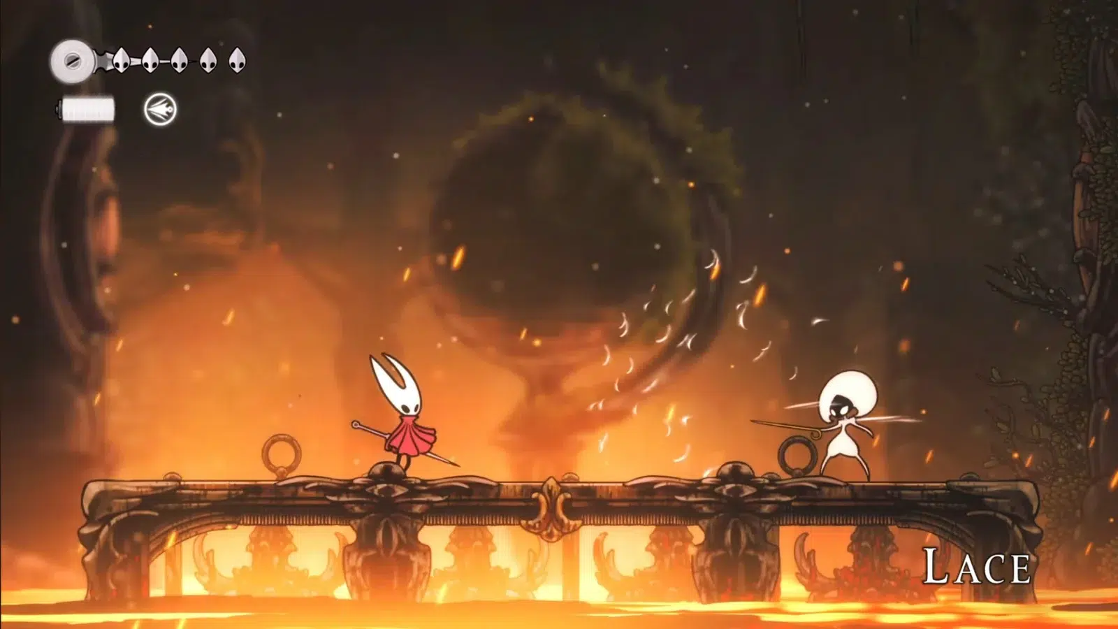 Лейс будет бросаться на вас несколько раз в течение боя