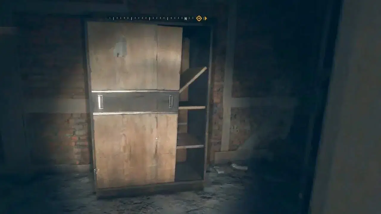 Сдвиньте шкаф и войдите в комнату с ещё одним распределительным щитом