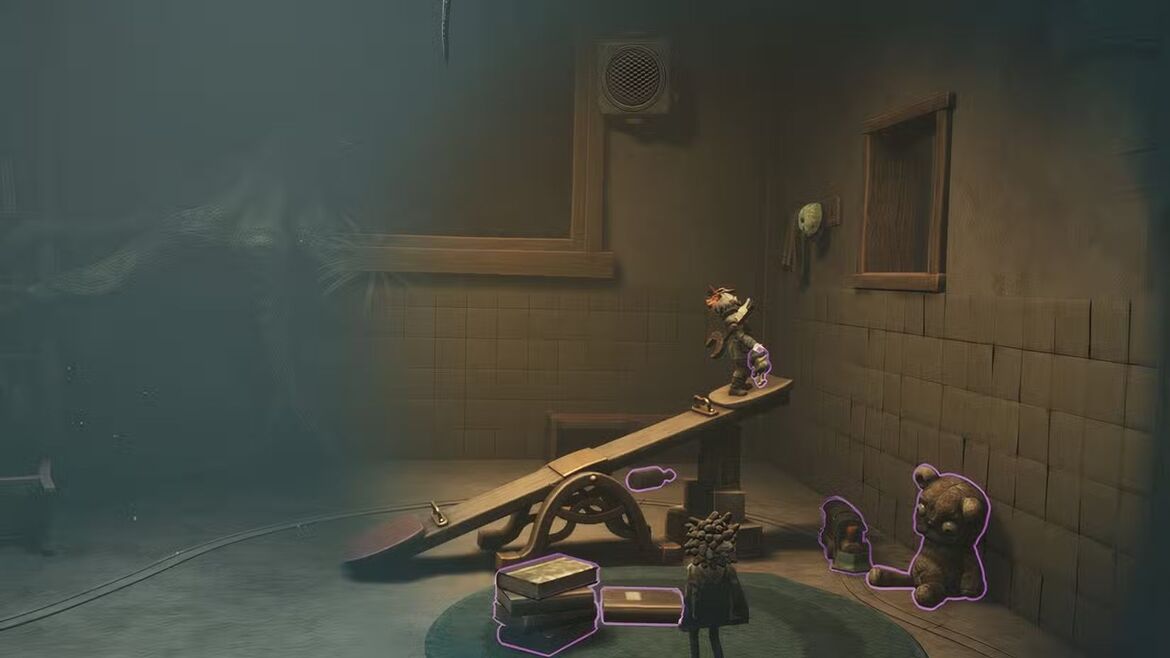 Алон бросает куклу через окно в Little Nightmares