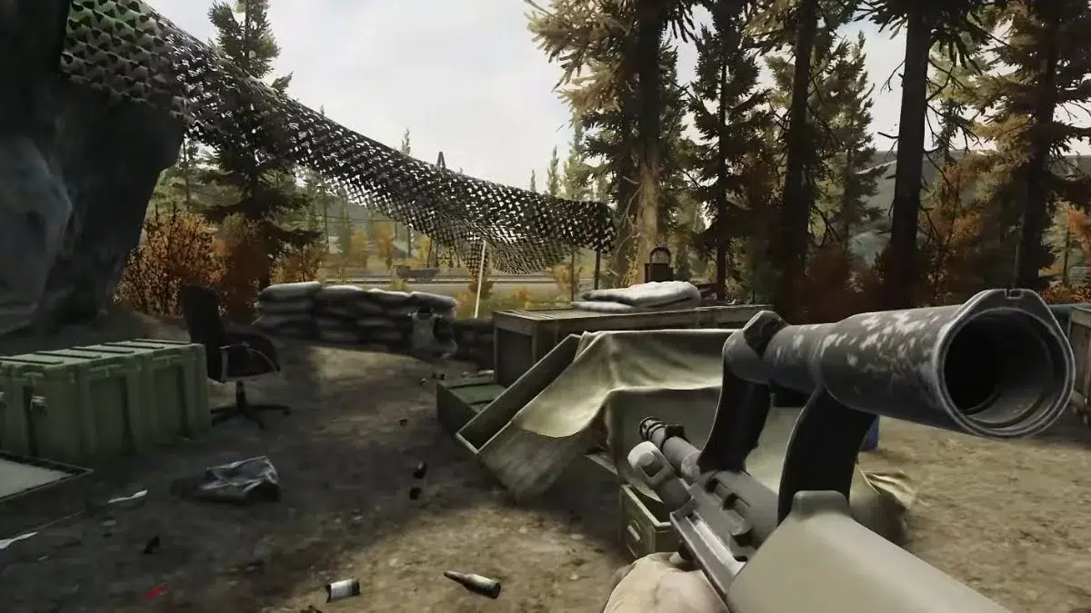 Перед шатром зелёные коробки Перед шатром зелёные коробки