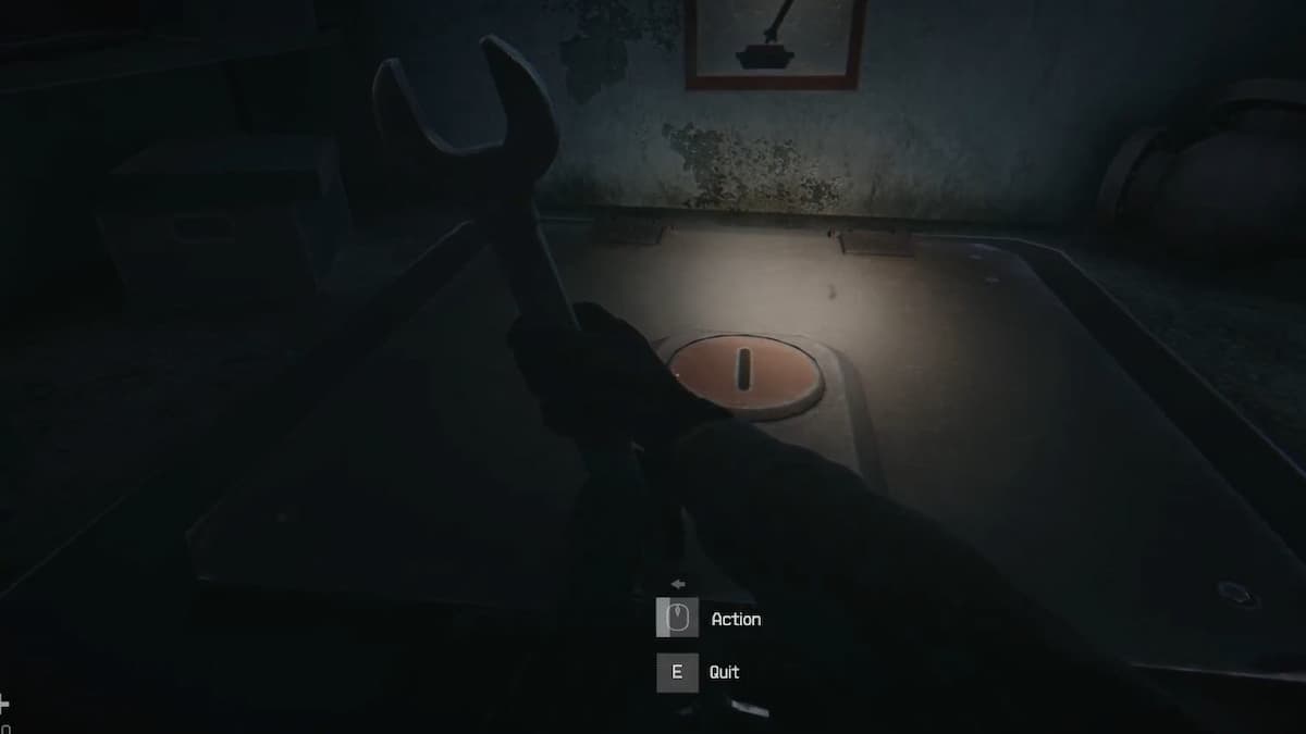 Открытие люка гаечным ключом