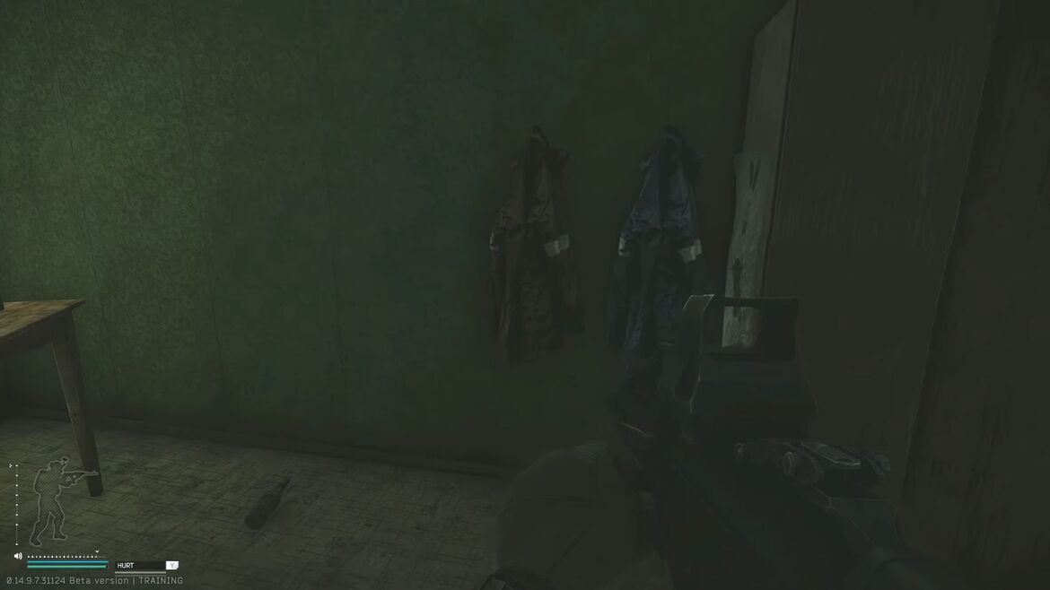 Обыщите куртку слева