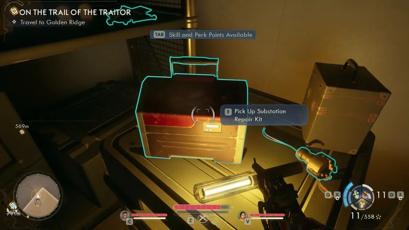 На столе лежит комплект для ремонта подстанции На столе лежит комплект для ремонта подстанции