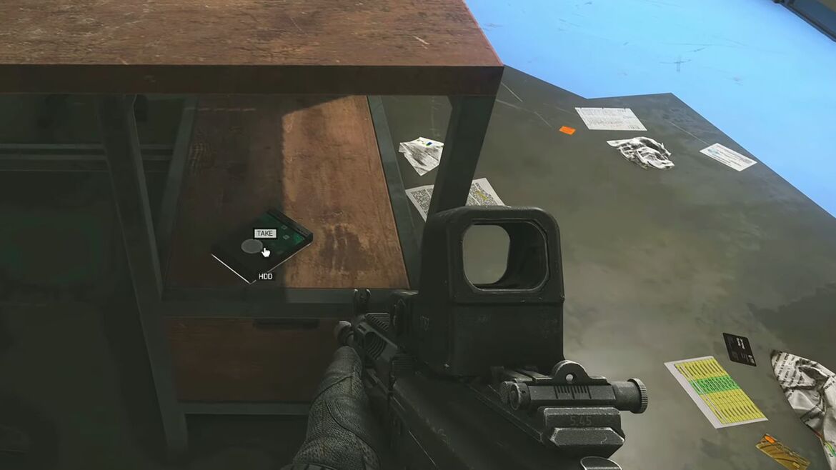 Найдите жёсткий диск под компьютерным столом