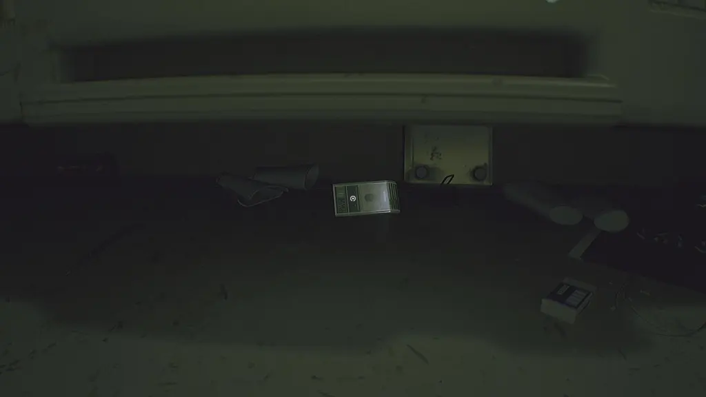 Наклонитесь чтобы поднять его