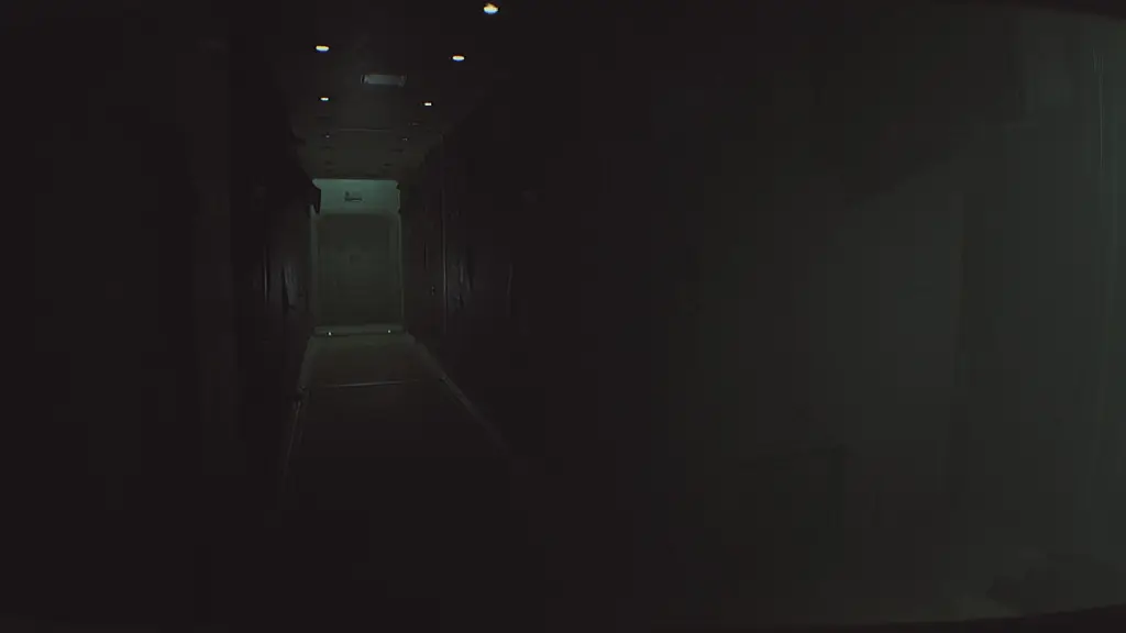 Проходите через дверь и идите налево чтобы увидеть ещё одну дверь