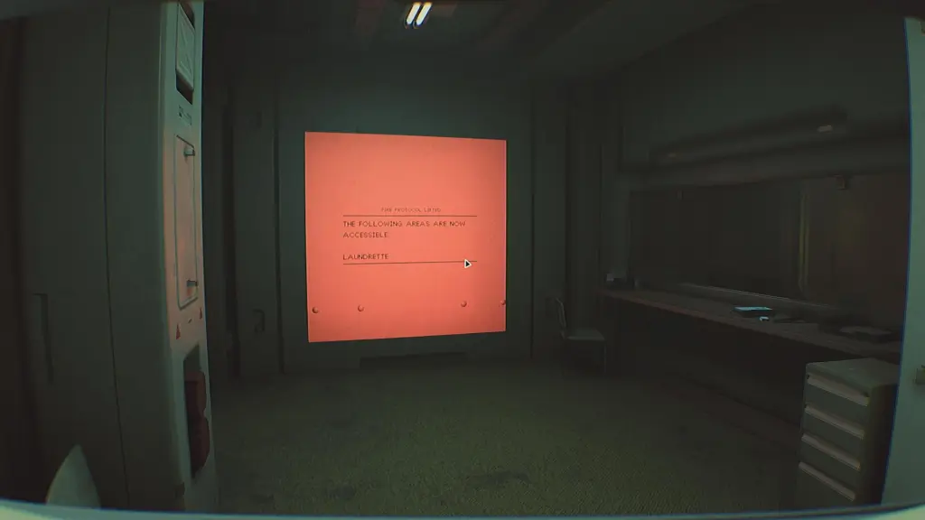 Нажмите на красный мигающий экран на стене