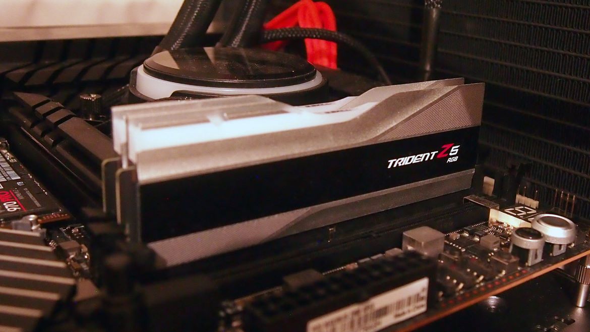 GSkill Trident Z5 RGB 2× 16 ГБ DDR5 7200 CL34