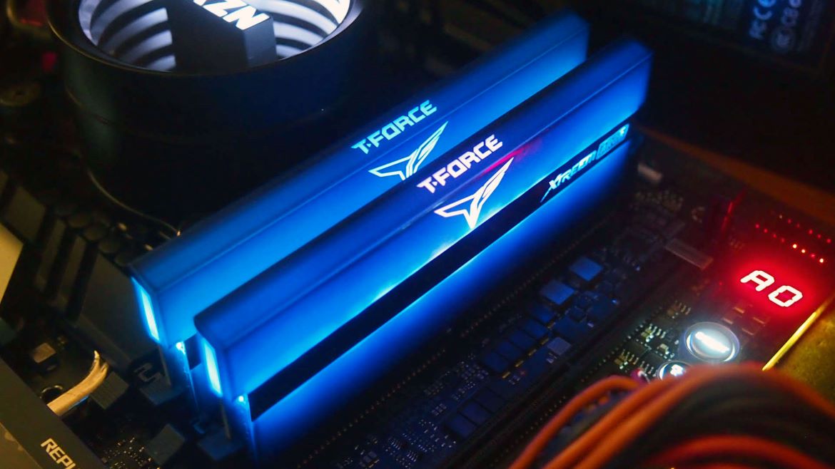 TEAM XTREEM ARGB 16 ГБ DDR4 3600 C14