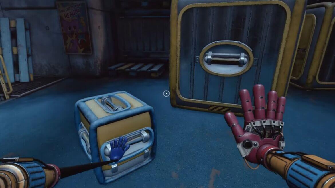 Используйте маленький ящик как подставку