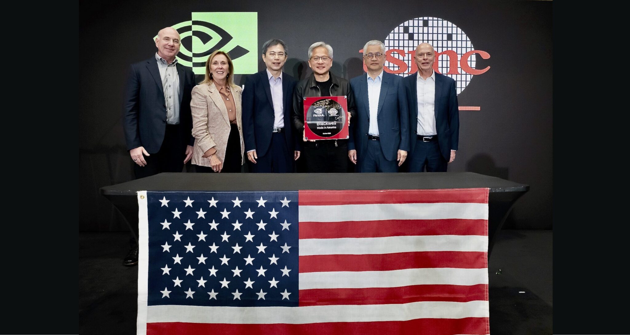 Иллюстрация к статье Хуанг TSMC придётся удвоить выпуск чипов ради NVIDIA