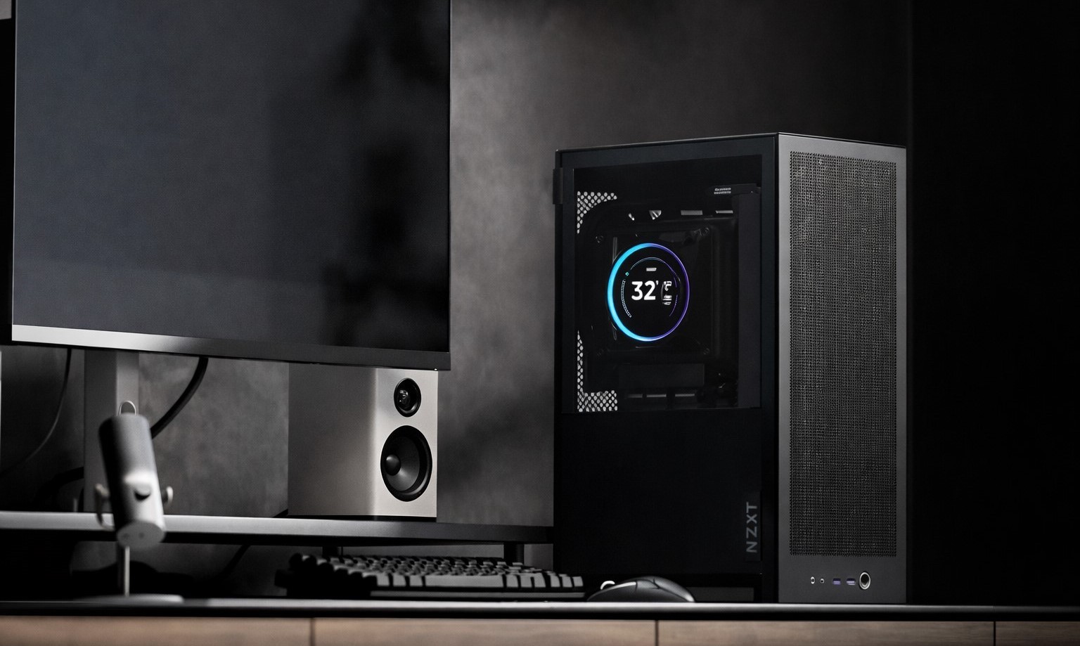 NZXT показала корпус H2 Flow ITX и мини ПК H2 с RTX 5080