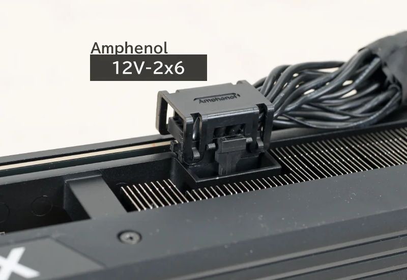 Dell жёстко зафиксировала 16 pin разъём питания RTX чтобы не плавился