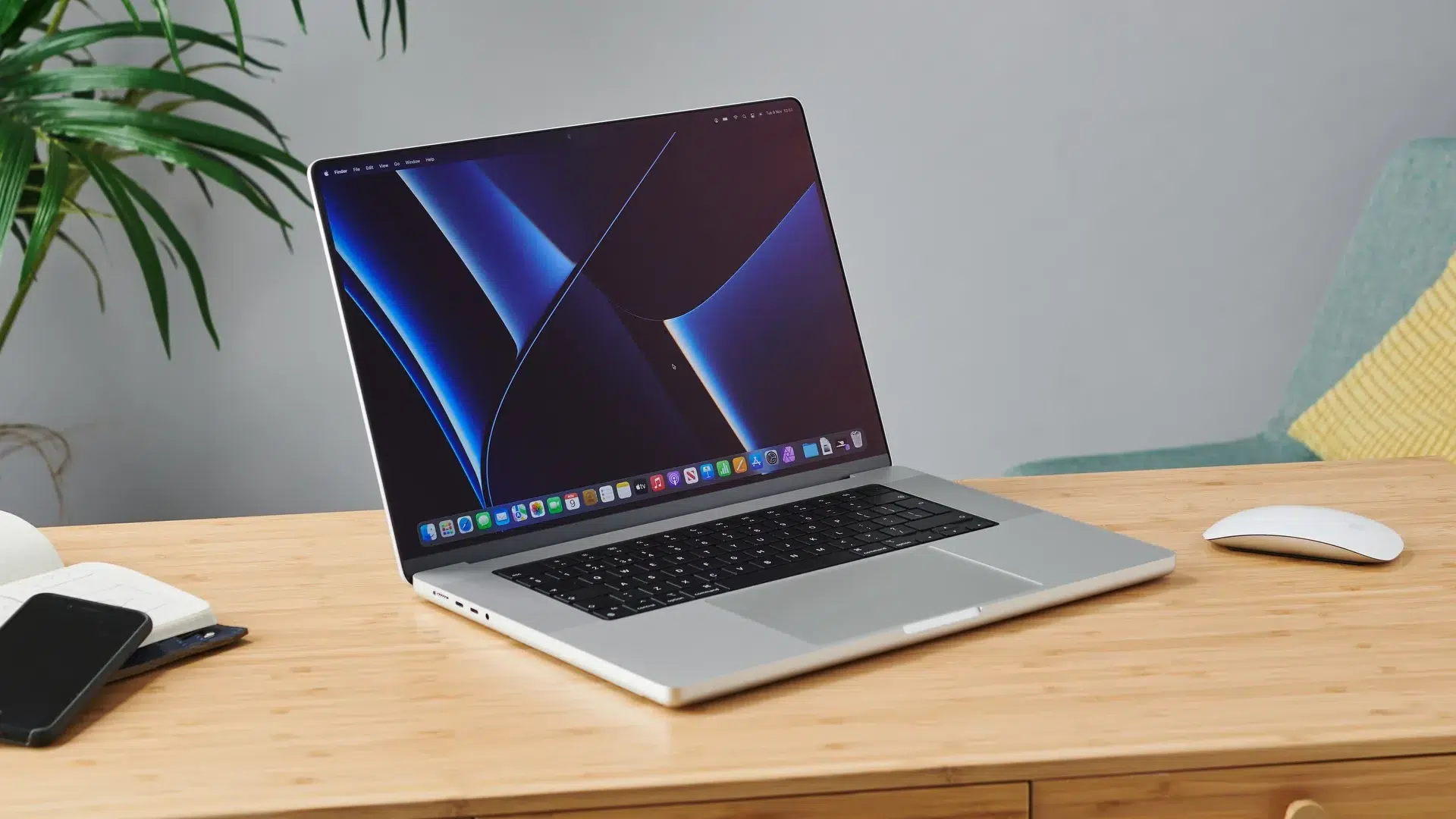 Изображение к статье: Touchscreen MacBook Pro: Dynamic Island и OLED, но без Face ID