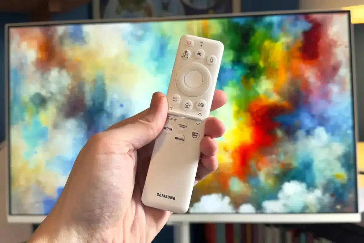 Изображение к статье: Samsung Movingstyle M7: 32-дюймовый 4K-монитор на колёсах за $700