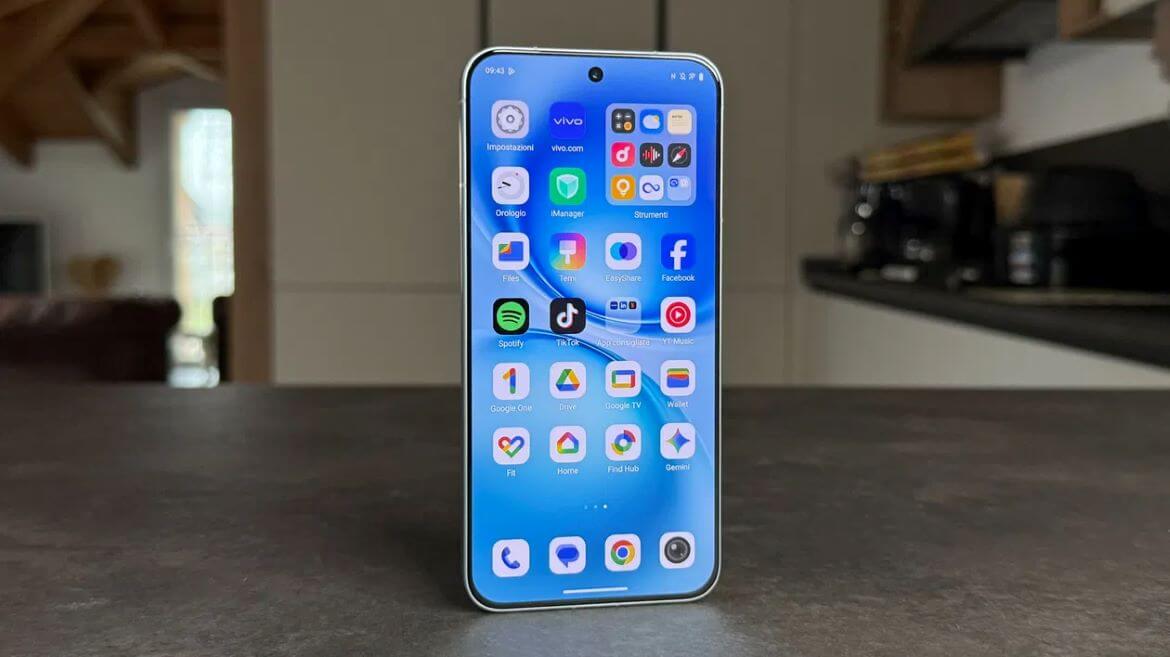 Компактный убийца флагманов Vivo X200 FE