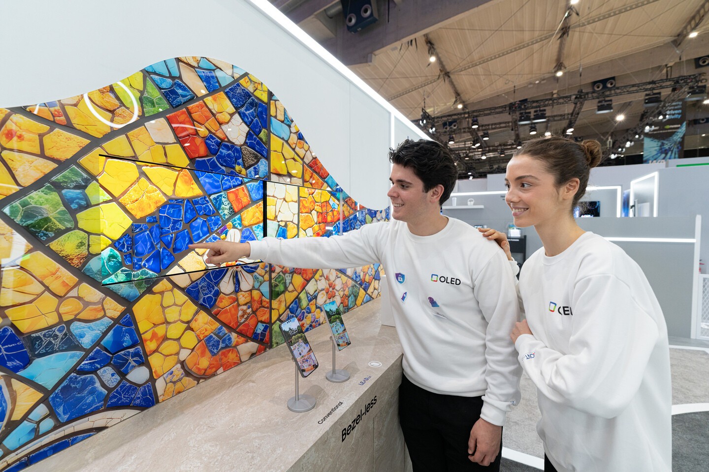 Изображение к статье: Samsung показала Flex Magic Pixel и OLED для MR на MWC 2026