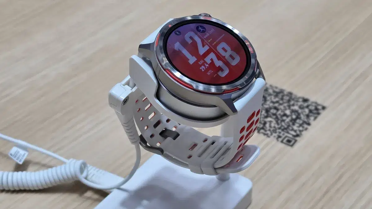 Изображение к статье: MWC 2026: e-paper смартфон TCL, мини-SSD и разговоры про 6G