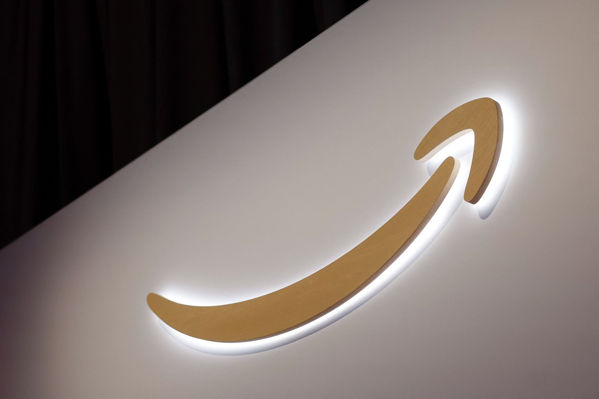 Amazon ужесточает ревью кода после сбоев из за GenAI
