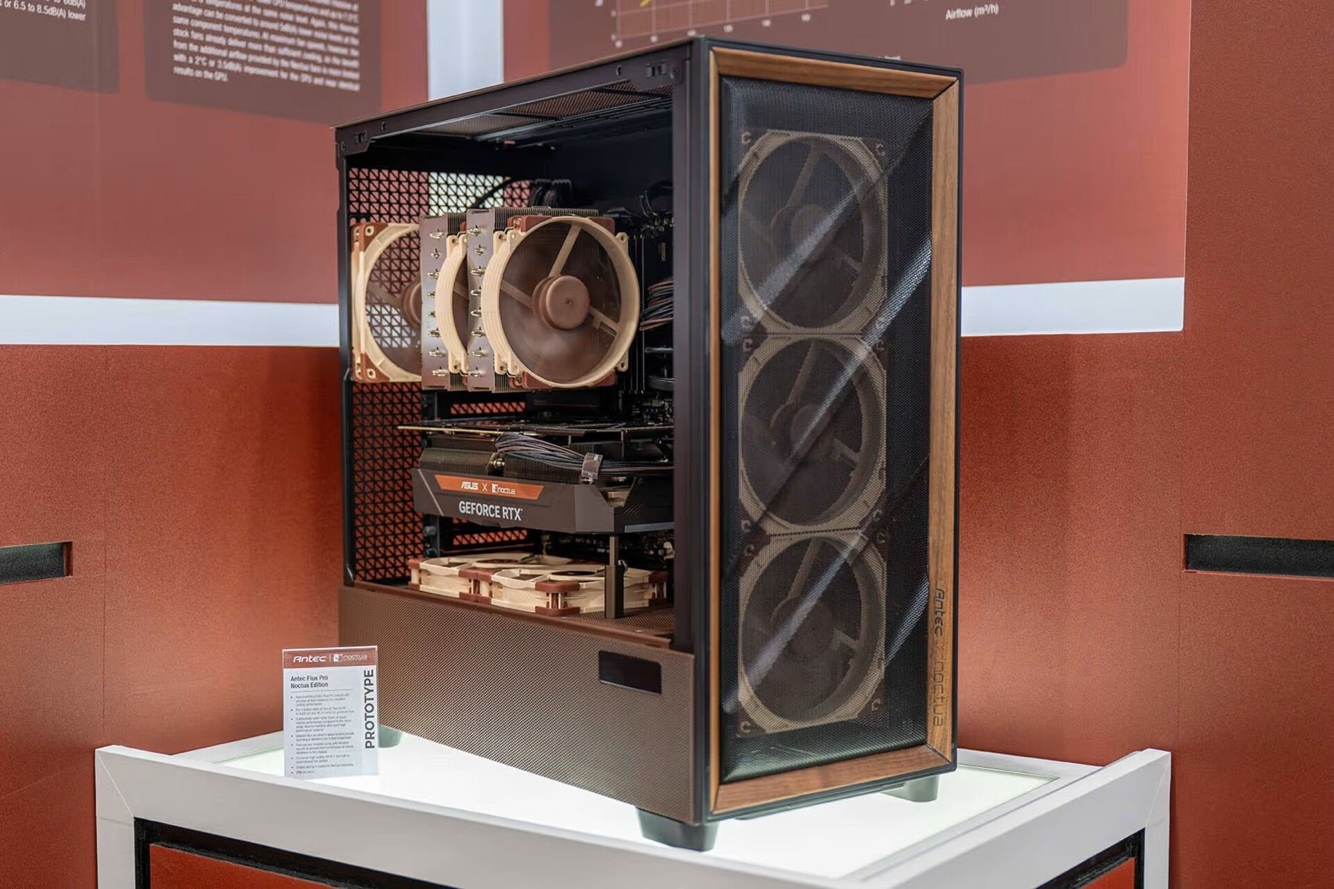 Noctua тизерит корпус в фирменных цветах похоже это Antec Flux Pro
