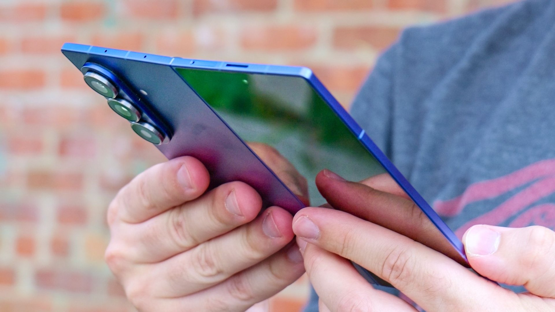 Samsung Galaxy Z Fold 8 может перейти на зарядку 45 Вт