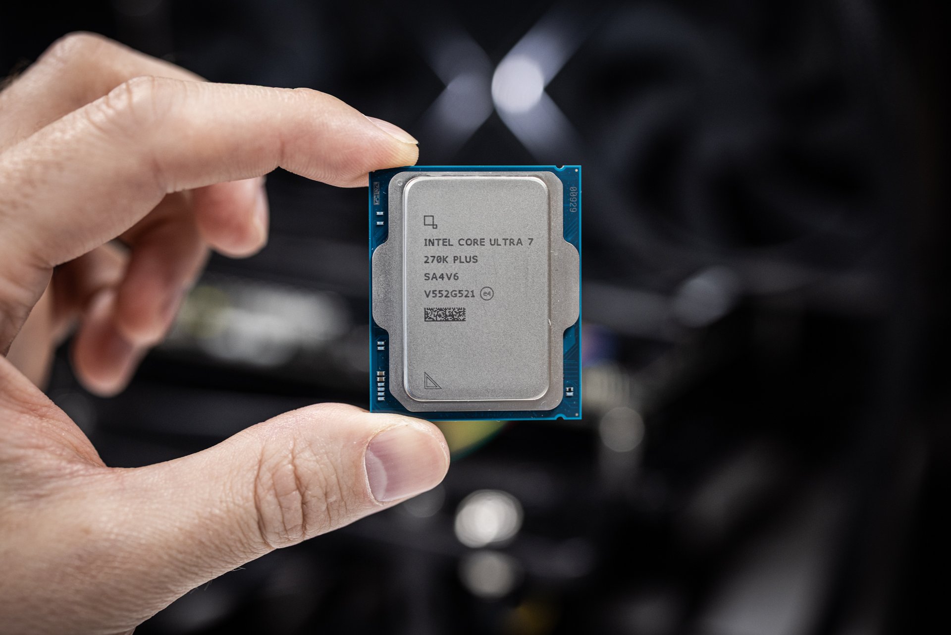 Intel Core Ultra 7 270K Plus оценили в $299 быстрее 285K в ряде задач