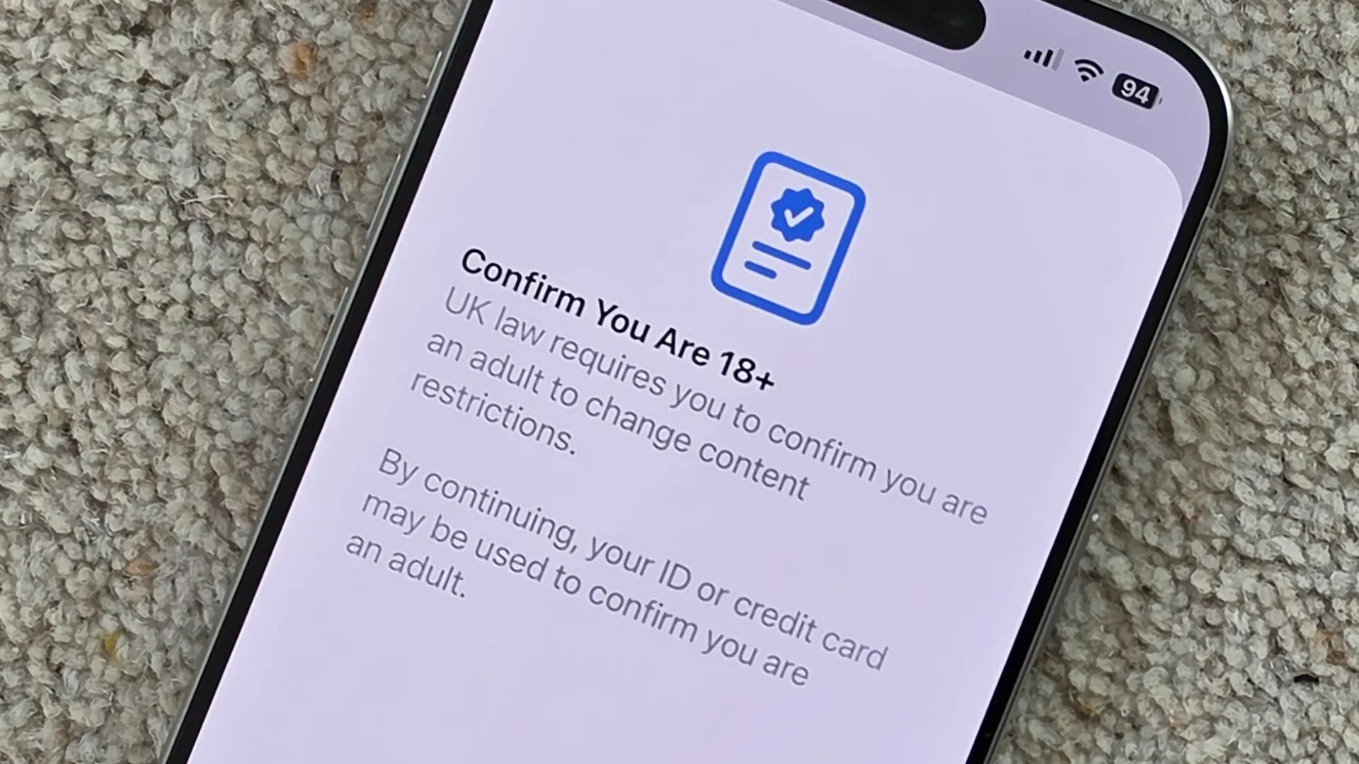 Изображение к статье: iOS 26.4 в Великобритании запутала пользователей проверкой возраста