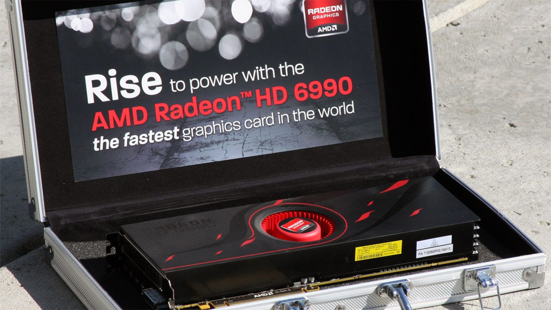 15 лет Radeon HD 6990 375 Вт 4 ГБ и титул самой быстрой