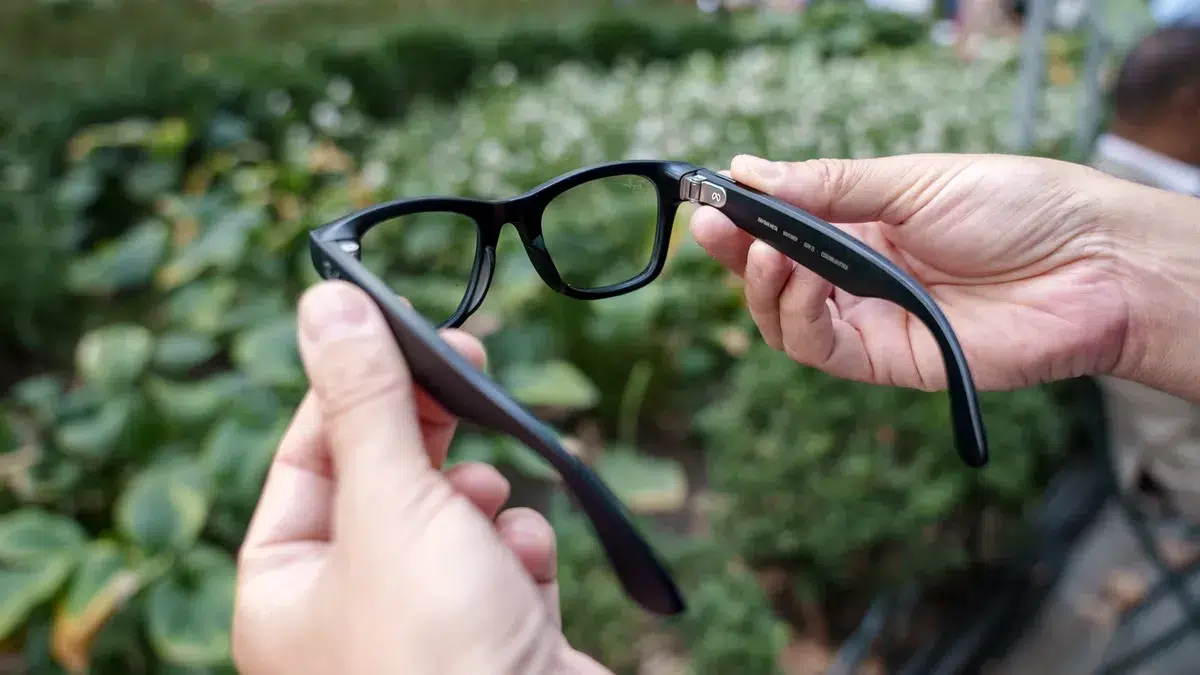 Изображение к статье: Meta готовит Ray-Ban умные очки под рецептурные линзы