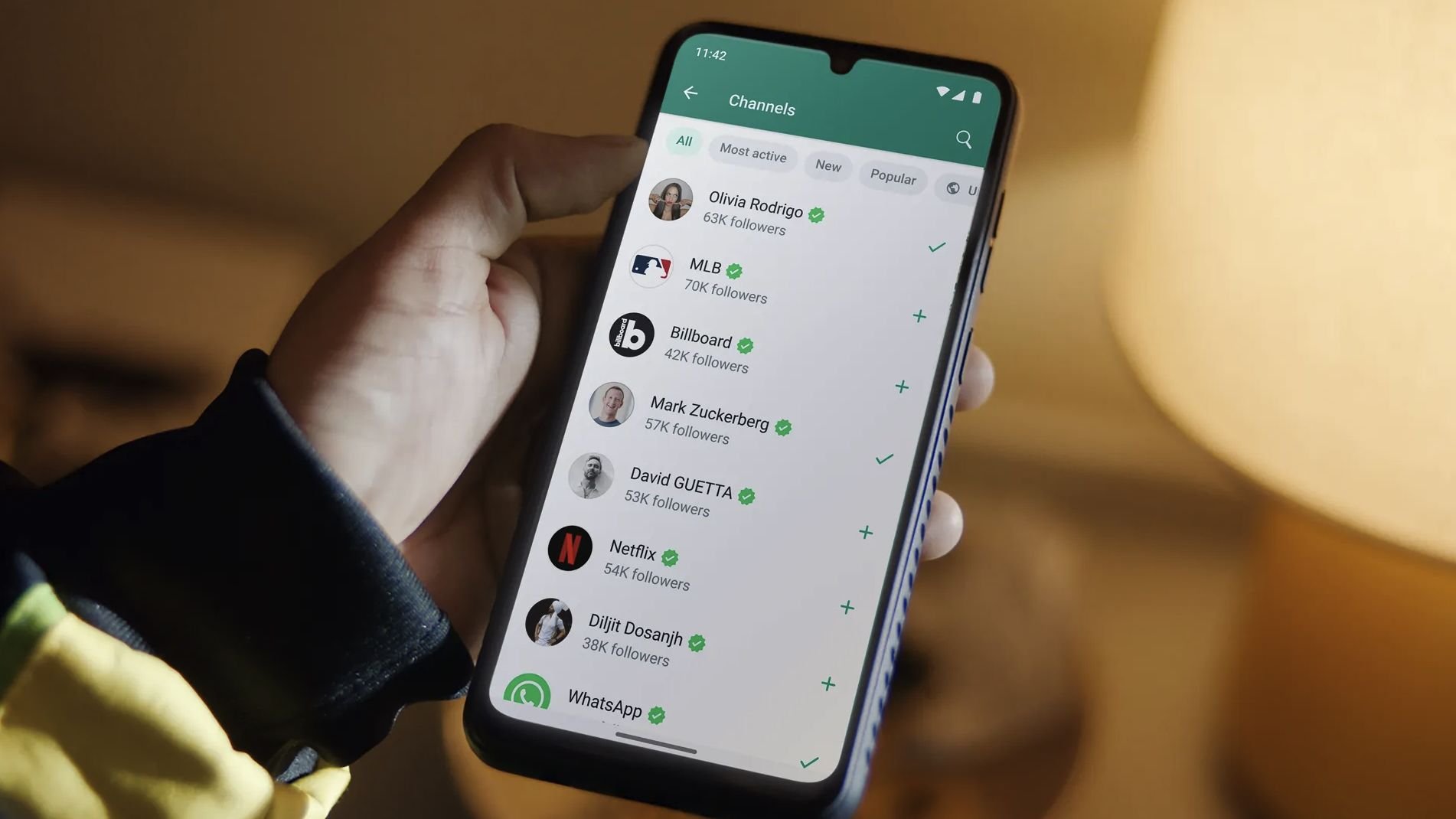 Изображение к статье: WhatsApp тестирует нативное приложение для Apple CarPlay