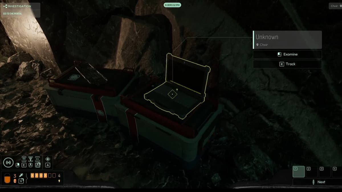 Также осмотрите гравированную табличку рядом с компьютером