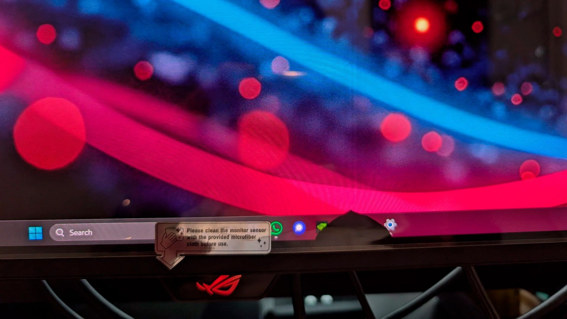 Asus ROG Swift OLED за $1299 приходят с треснувшей матрицей