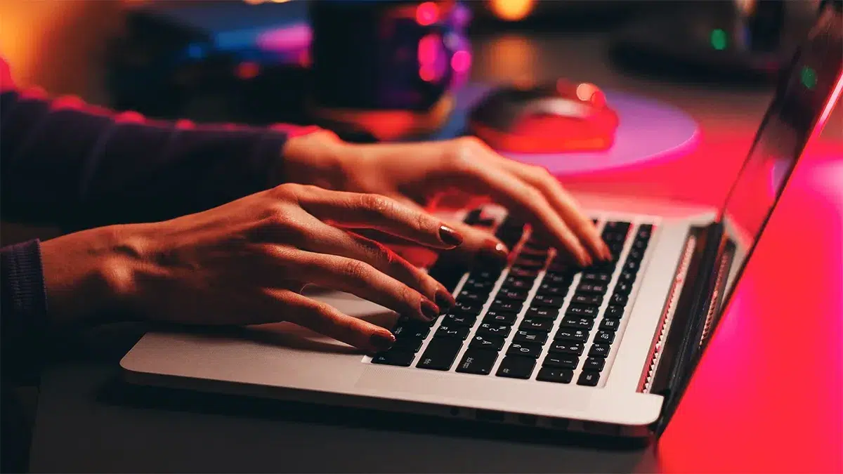 Изображение к статье: Netflix выложила VOID: ИИ удаляет объекты и «чинит» физику