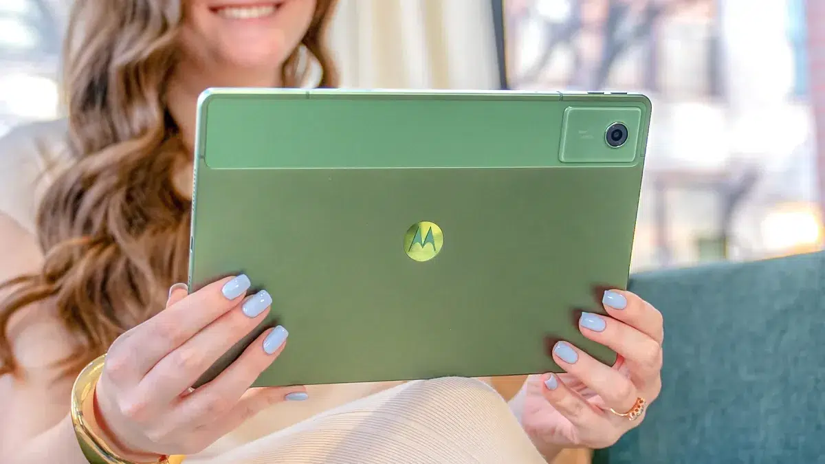 Изображение к статье: Moto G Stylus (2026) подорожал до $499, но получил набор аксессуаров