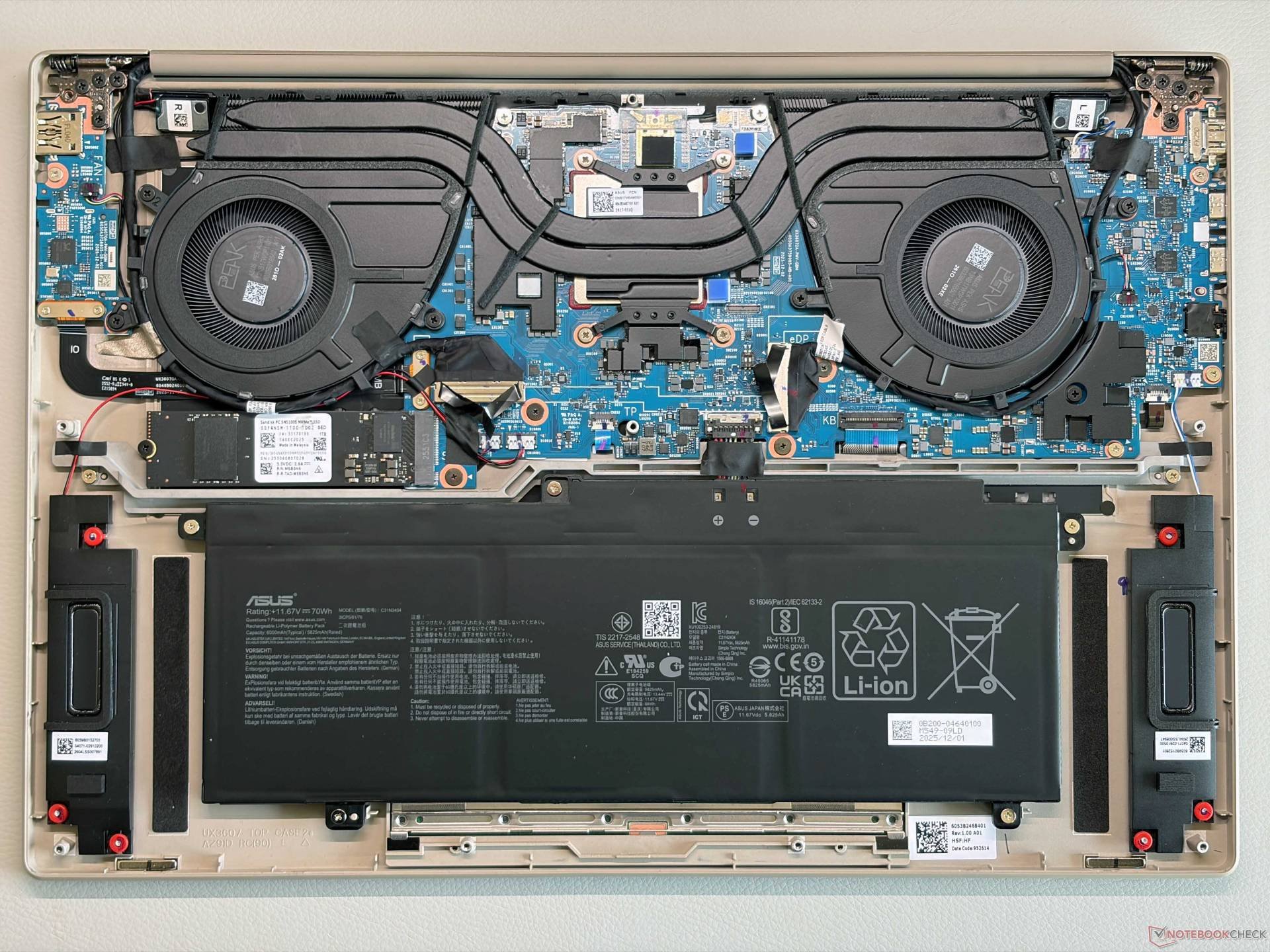 Изображение к статье: Zenbook A16 со Snapdragon X2 Elite Extreme охладили лучше MacBook Pro