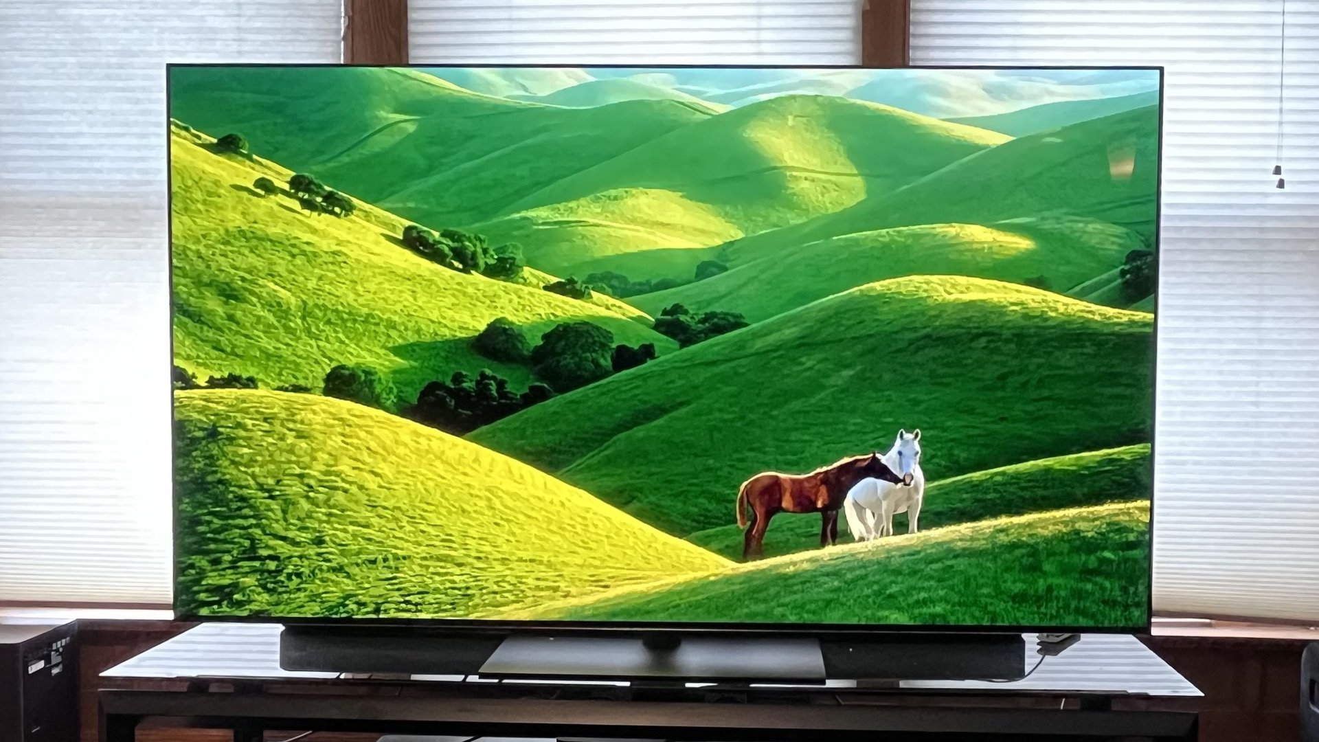 LG OLED у части владельцев уходит в перезагрузку из за вспышек