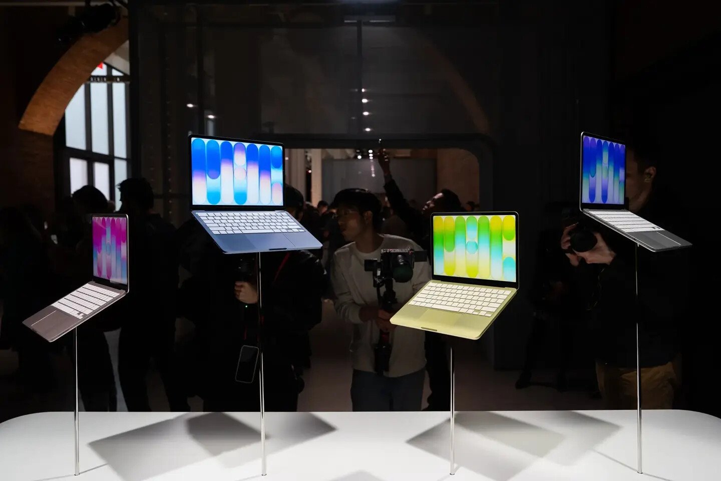 Apple нацелилась на 10 млн MacBook Neo спрос выше прогноза