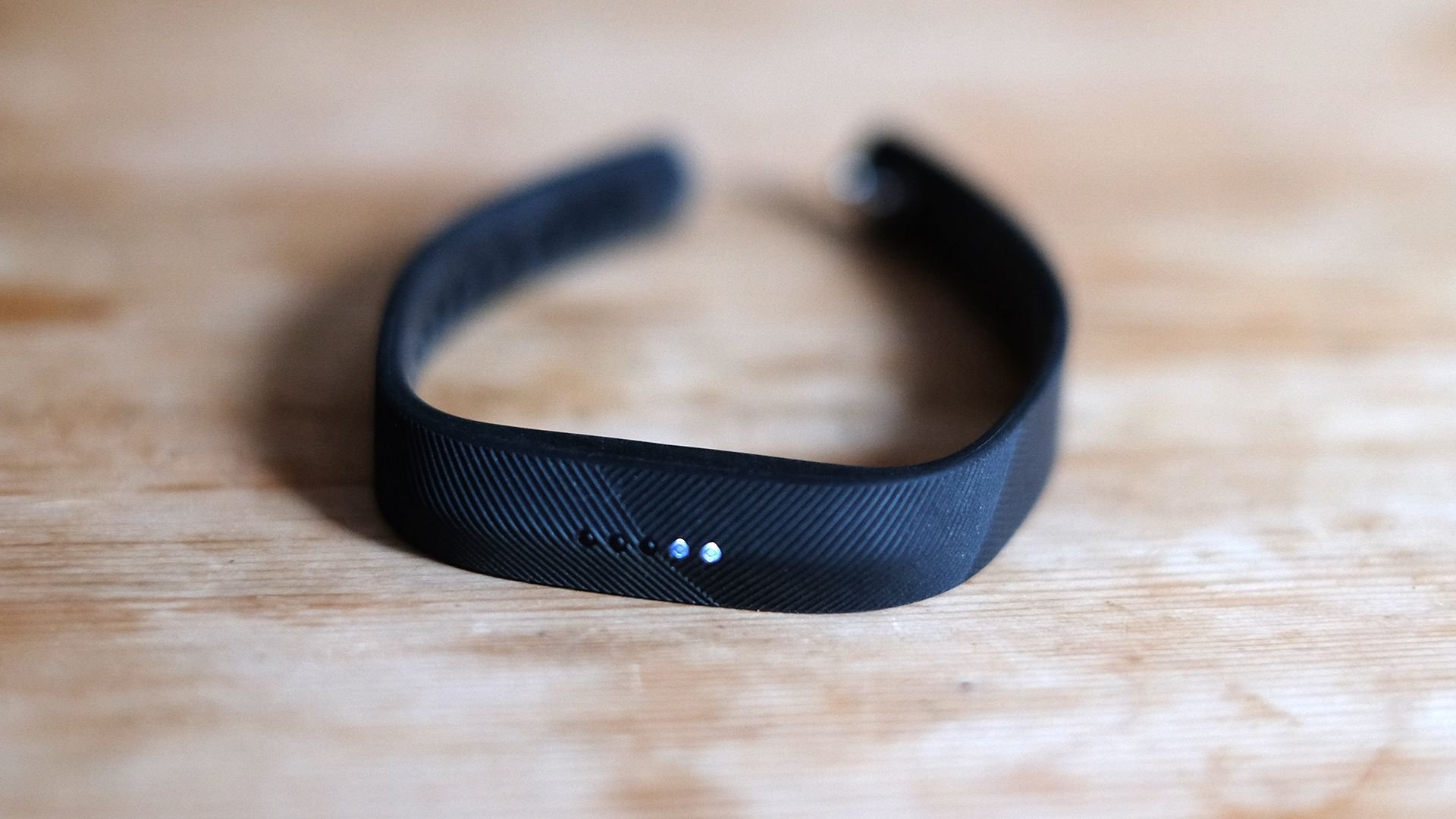 Fitbit Air и ребрендинг Fitbit Premium в Google Health что известно