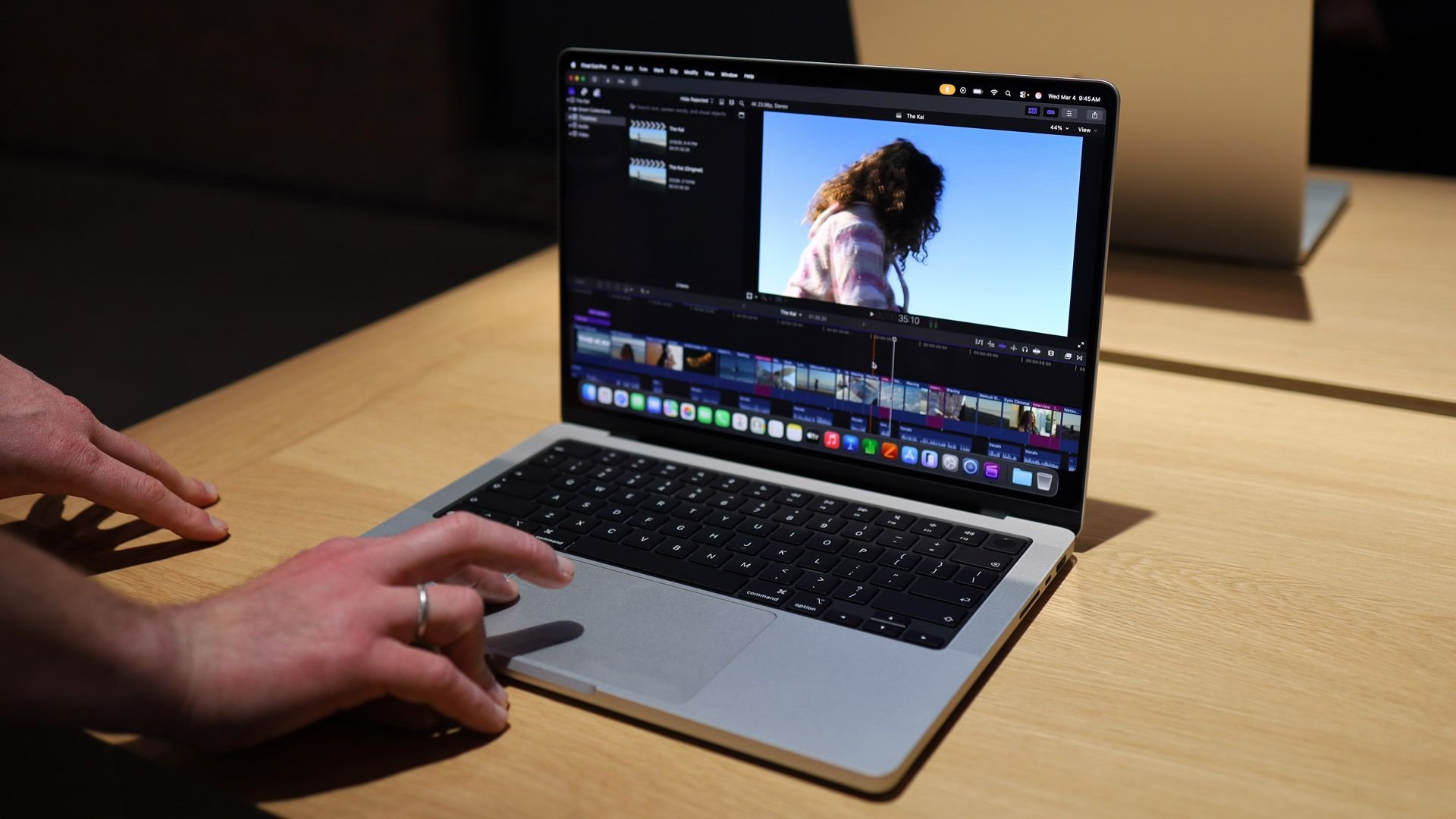 Сенсорный MacBook Pro с OLED похоже уехал на начало 2027