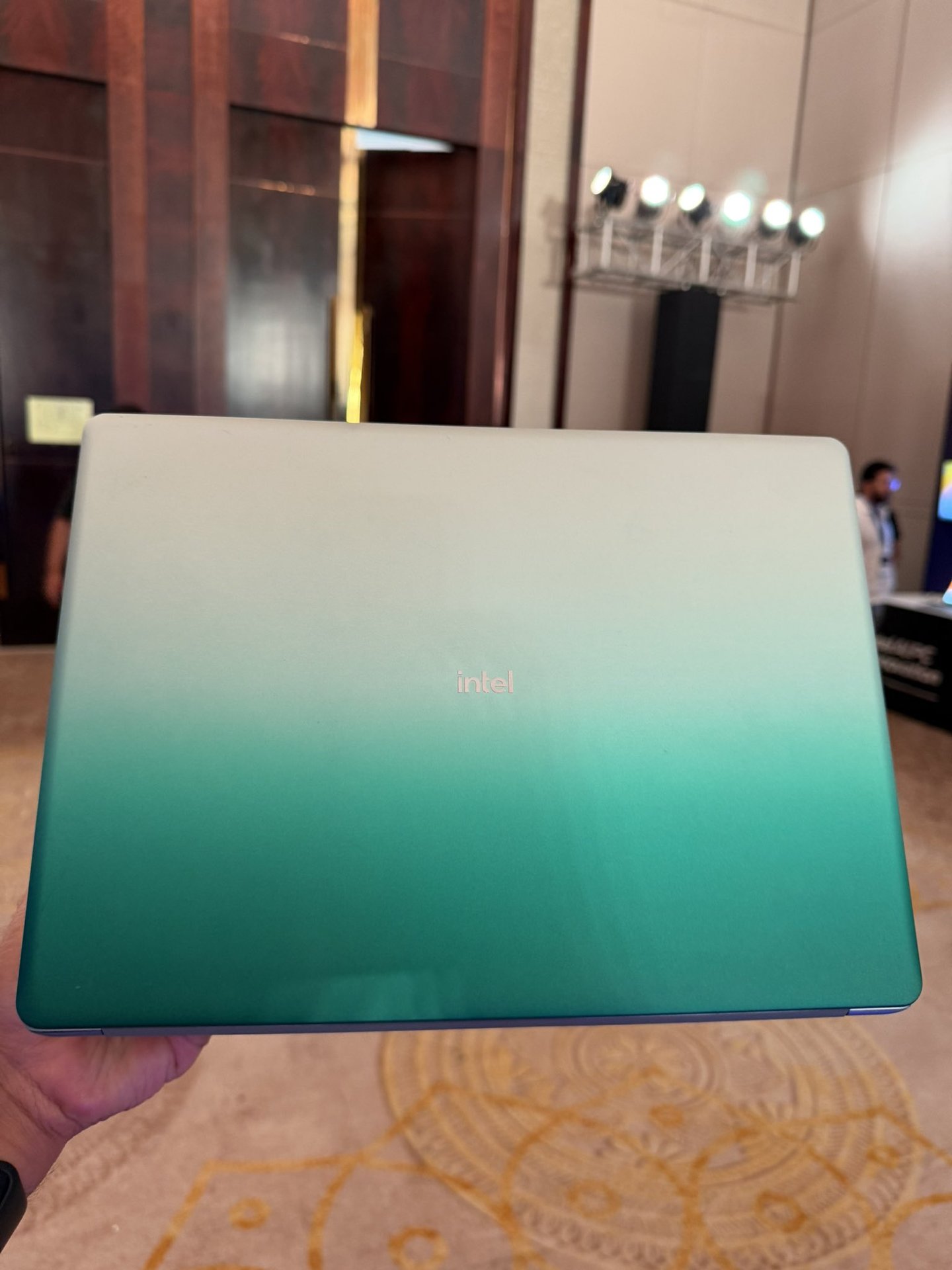 Изображение к статье: Intel показала эталонный ноутбук Wildcat Lake: алюминий и 11 Вт без вентилятора