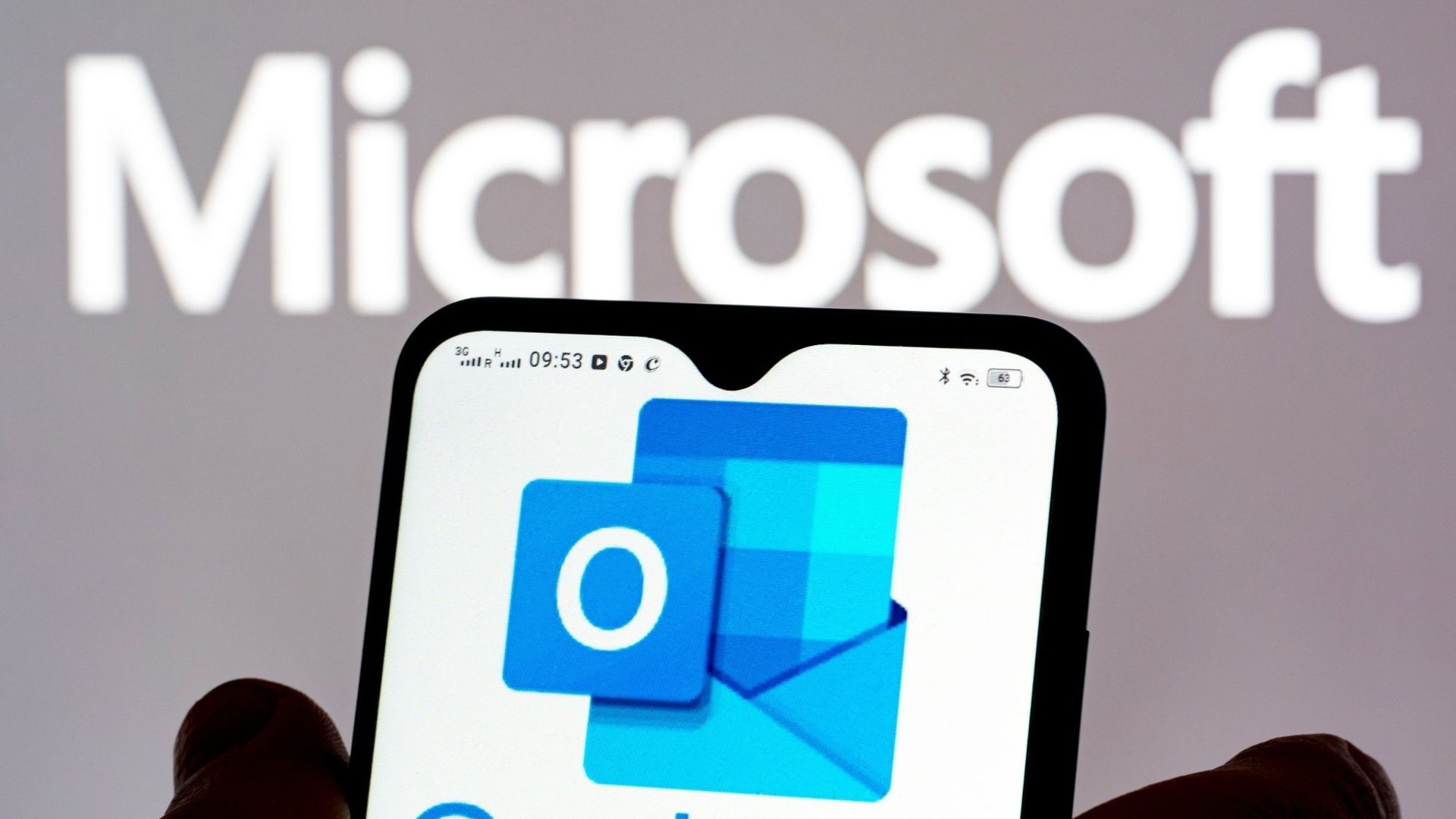 Сбой Outlook Microsoft подтверждает деградацию сервиса