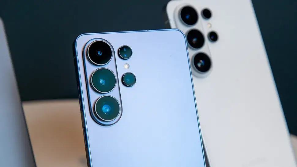 Камеры Samsung Galaxy S26 Ultra в небесноголубом цвете Камеры Samsung Galaxy S26 Ultra в небесно голубом цвете